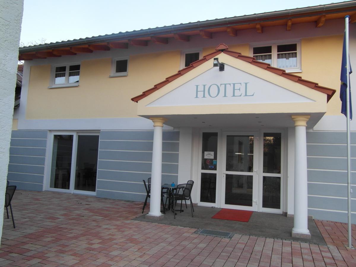 Hotel Am Donaubogen Sarching المظهر الخارجي الصورة