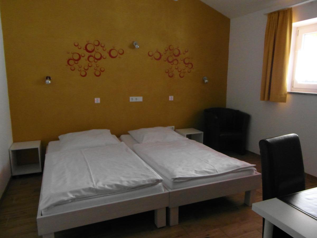 Hotel Am Donaubogen Sarching المظهر الخارجي الصورة